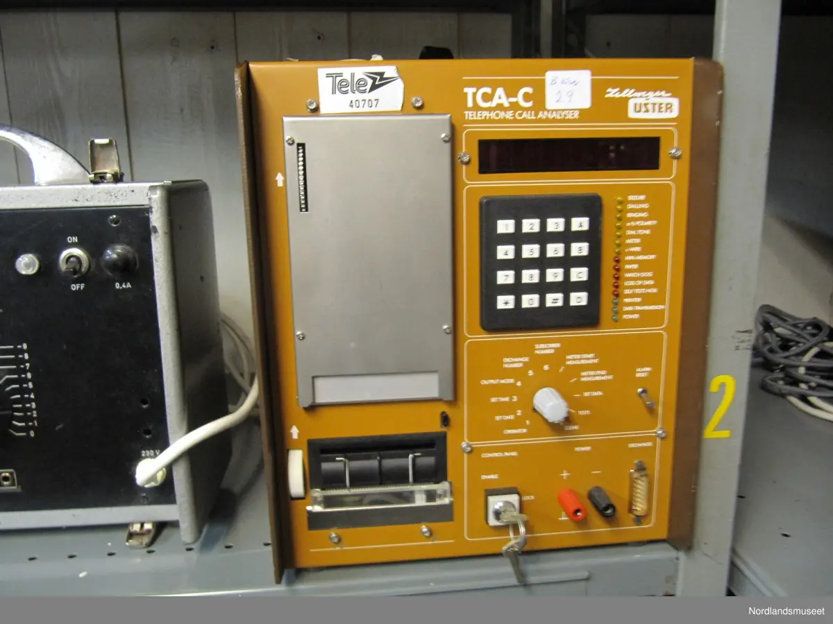 Instrument for abonentkontroll i telefonnettet.
Benyttet bl.a. i forbindelse med telleklager (abonnentene klaget på for høy telefonregning)